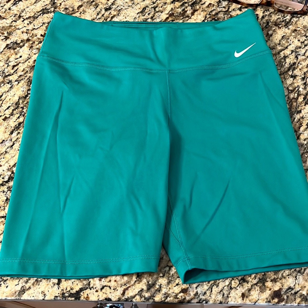 Womens Nike fitted shorts
